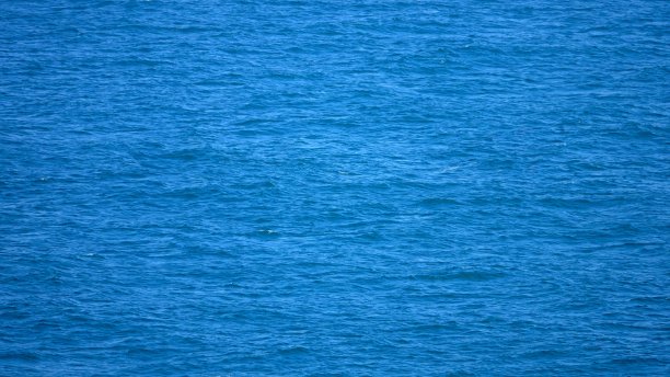 无边无际的海洋里的波浪;地中海图片下载