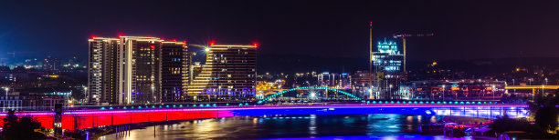 贝尔格莱德夜间全景照片形成了著名的卡里梅格丹要塞图片下载
