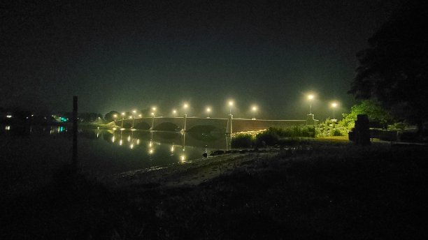 雾蒙蒙的桥图片下载