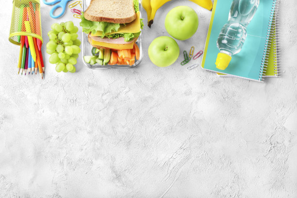健康的学校午餐。午餐时间图片下载