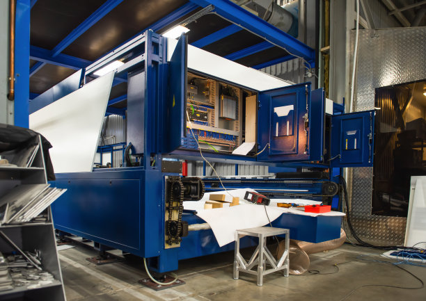 正在安装等离子切割机图片下载