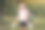 骑活泼的女人，男人有户外夏天公园的乐趣图片下载
