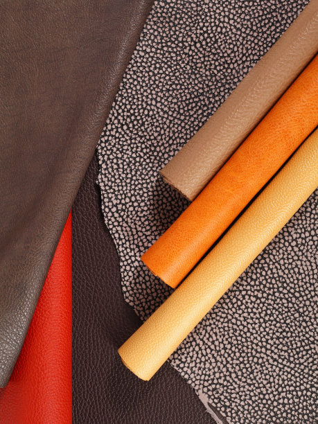 卷起彩色天然皮革纹理样品图片下载