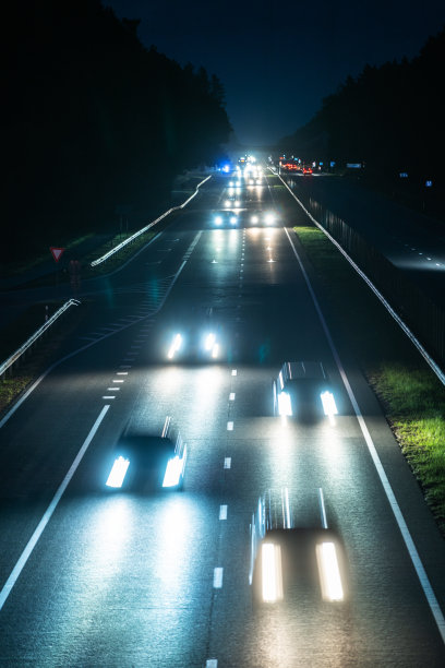 晚上交通图片下载