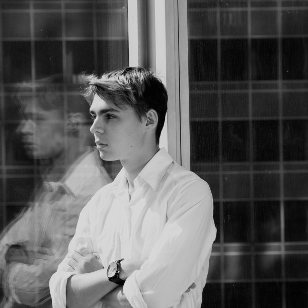 有吸引力的人。休息和工作。图片下载