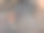 洗衣机的滚筒从里面。闪亮的金属罐，有孔和凸起。不锈钢表面带孔，由不锈钢板材制成。洗衣机的内部视图图片下载