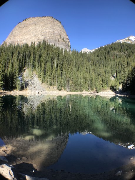 孤独的思考图片下载