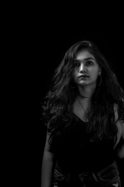 女人黑色图片下载