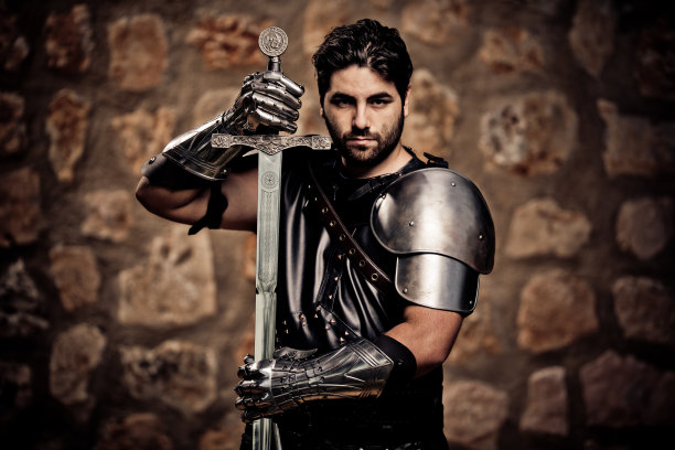 非常英俊的幻想中世纪骑士的肖像图片下载