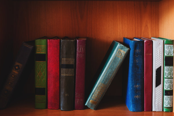 书架与精装书学习概念图片下载