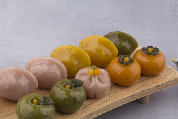 韩国传统美食：各式半月形年糕图片下载