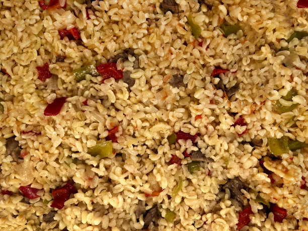 碎干肉饭配蔬菜和肉图片下载