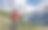 Dolomites地区骑着电动山地车的女人图片下载