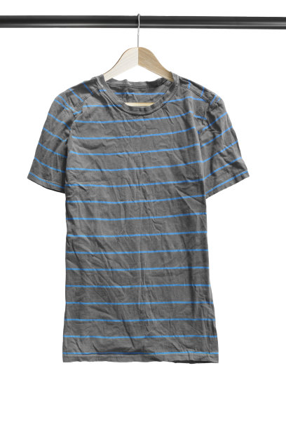 挂衣架隔离t恤图片下载