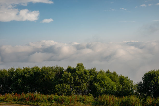 云在谷在山。图片下载