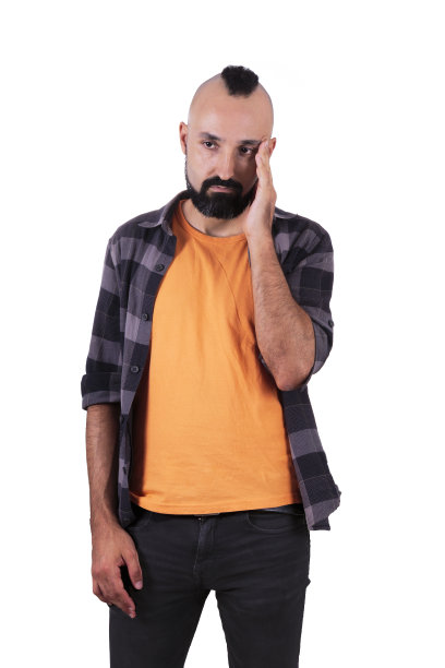 年轻的西班牙男子沮丧或遭受头痛图片下载