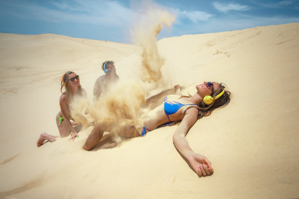 海滩上的音乐图片下载