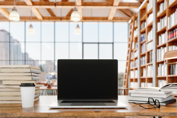图书馆里的黑屏笔记本电脑图片下载