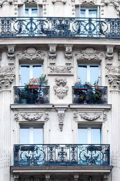 典型的巴黎公寓外观图片下载