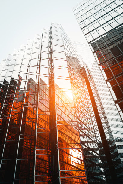 低角度的城市摩天大楼图片下载