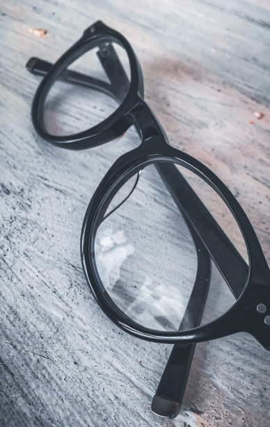 黑框眼镜图片下载