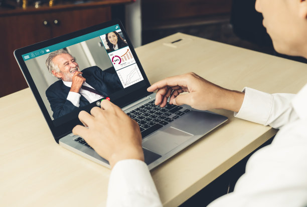 视频电话商务人员会议在虚拟的工作场所或远程办公室图片下载