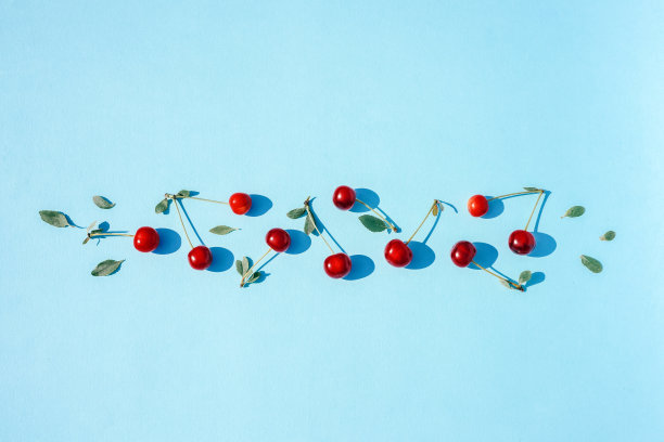 图案来自美丽的樱桃浆果。安慰食物的概念。夏天的背景图片下载