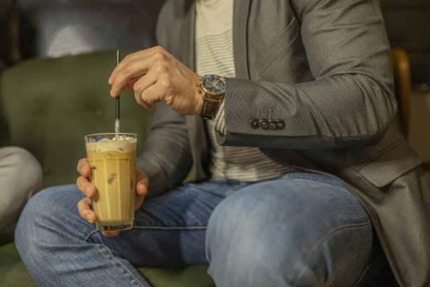 人喝咖啡图片下载