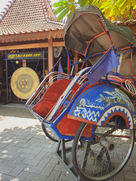 印尼传统的三轮交通图片下载