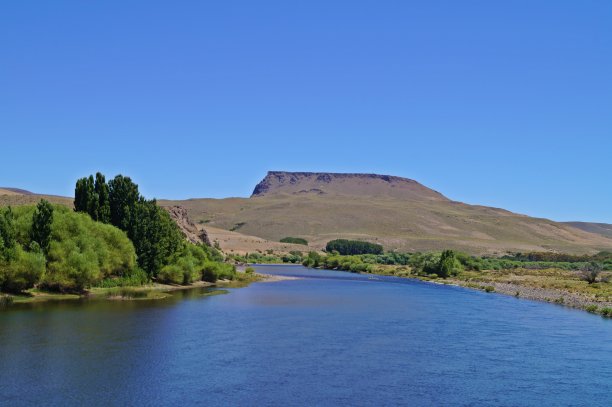 圣马丁德洛斯安第斯附近的洛洛格湖景观图片下载