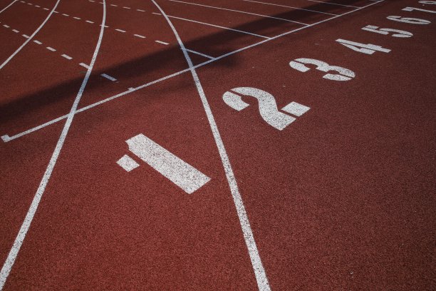 红色的跑道图片下载