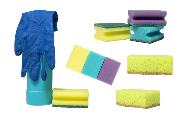 海绵，手套和清洁剂隔离在白色背景上。图片下载