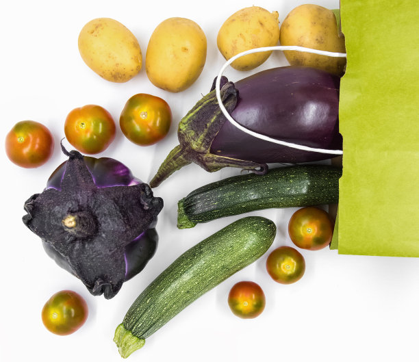 纸袋里的新鲜蔬菜图片下载