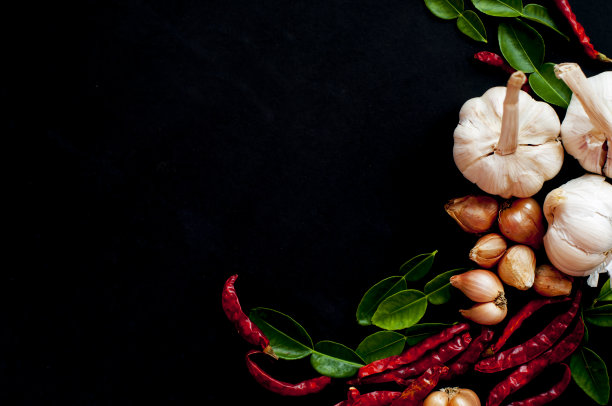 食物-泰国菜的配料。图案上的黑色背景。图片下载