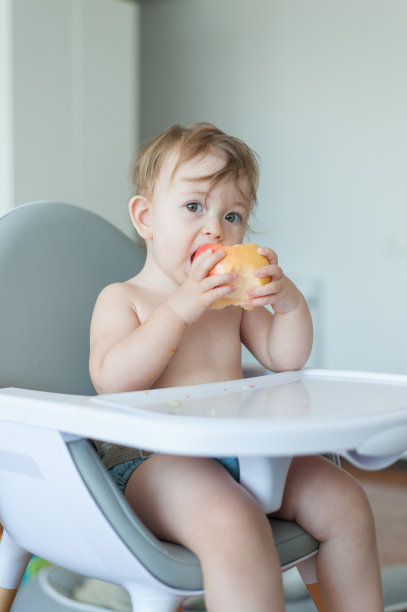 婴儿吃图片下载