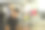 专业数码摄像机拍摄男性视频博客，在线销售，在线拍摄新产品供客户选择。图片下载