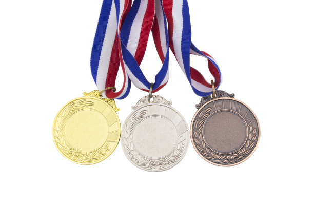 金牌，银牌和铜牌孤立在白色上图片下载