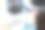 小女孩戴着防护口罩在家远程上学、隔离图片下载