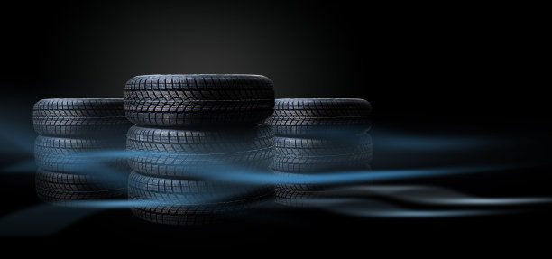 四个黑色轮胎孤立在白色背景上图片下载