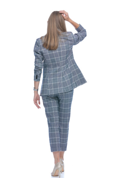 深思熟虑的女商人挠头的背影图片下载