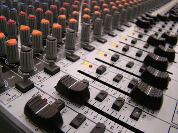 声音的桌子图片下载