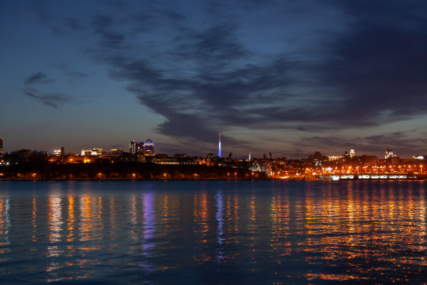 夜空下的夜城图片下载