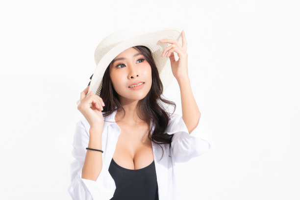 女性工作室肖像与夏季旅游概念。图片下载