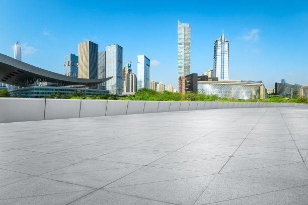 深圳空荡荡的楼层和城市的天际线。图片下载