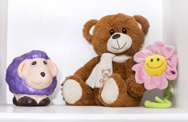 泰迪熊在孩子的卧室里图片下载