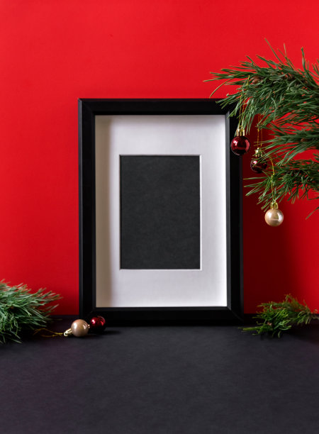 圣诞现代作文与文本复制空间。圣诞室内的海报。新年快乐海报。图片下载