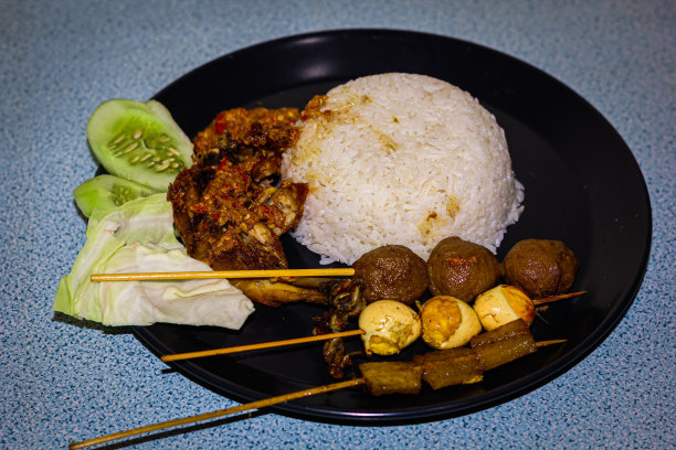 沙爹鹌鹑蛋，沙爹炸肉丸，沙爹炒鸡，沙爹白米饭和沙爹酱图片下载