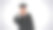 穿着学士服的男毕业生一边讲着电话图片下载