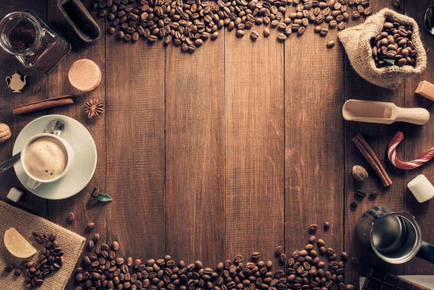 桌上有杯咖啡图片下载