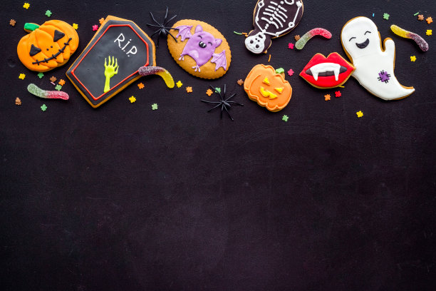 一层自制的万圣节饼干。俯视图，复制空间图片下载